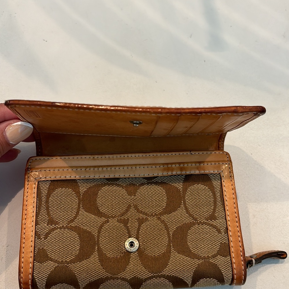 Vintage Coach Wallet - Picture 11 of 17